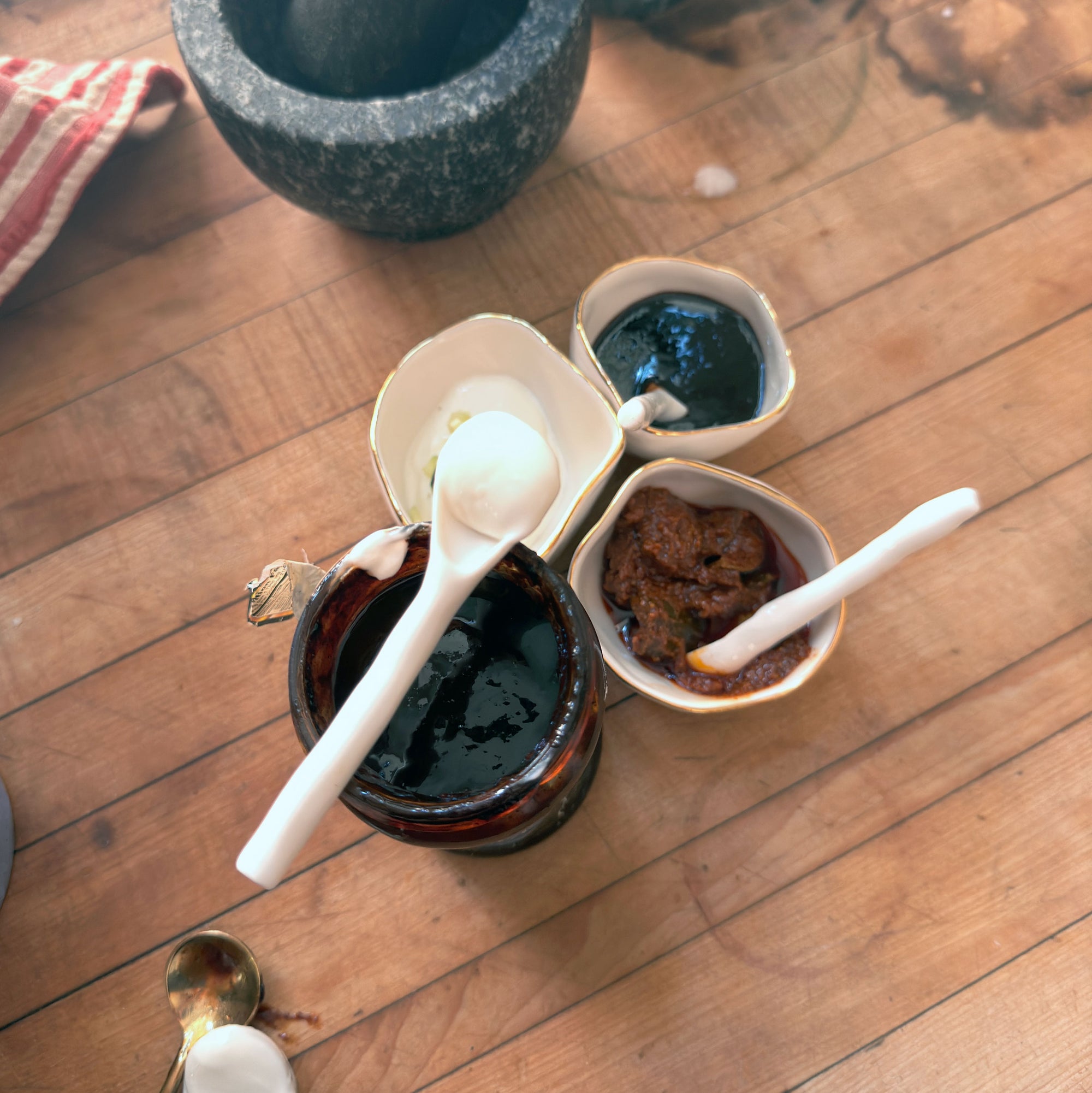 Sauce Bowl & Small Spoon Set
